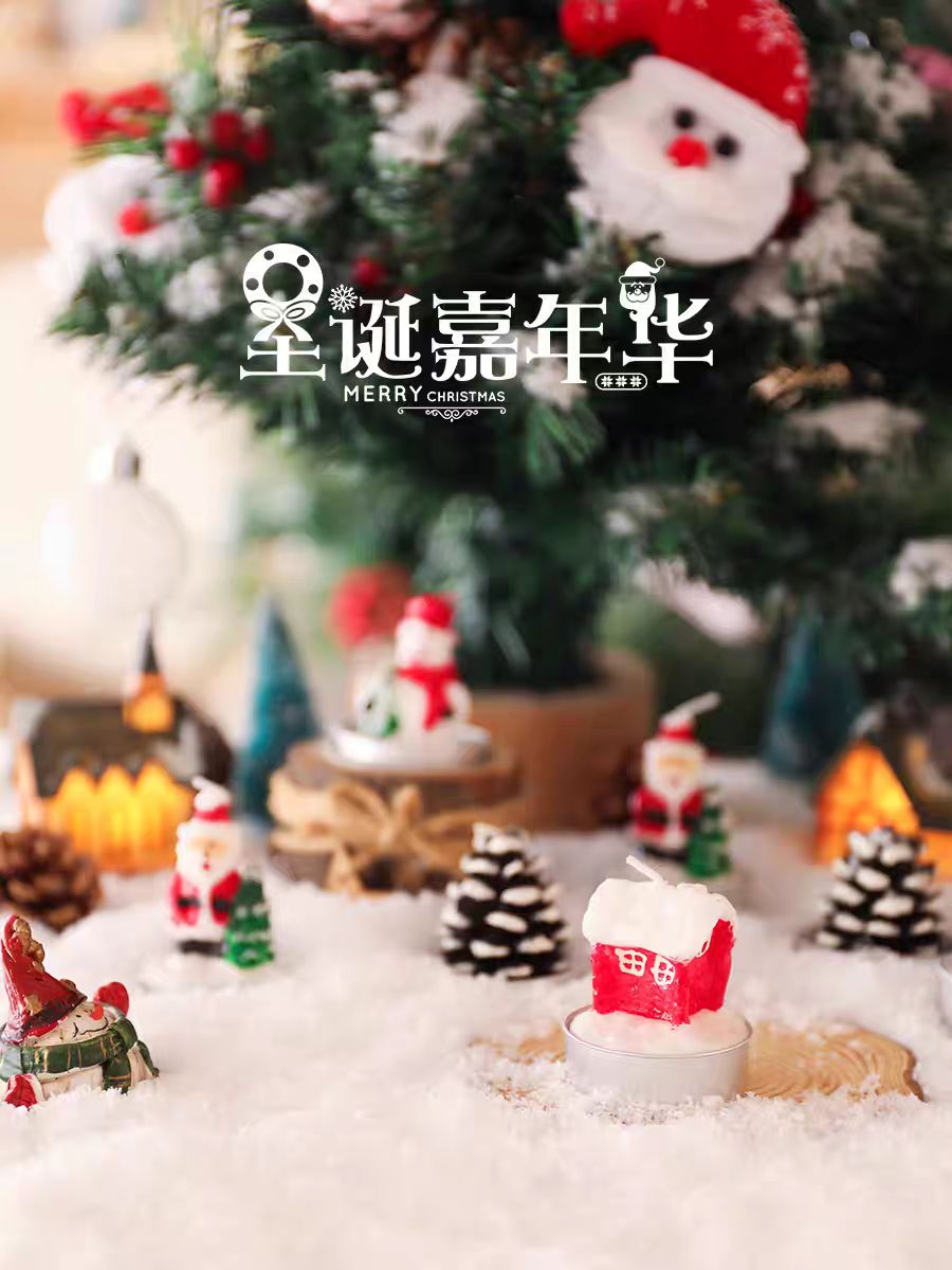 Cute Christmas 🤶 Candles -Includes 3 candles